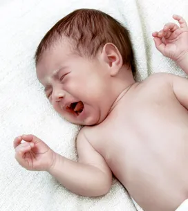 5 gestes qui soulagent vraiment les coliques du nourrisson